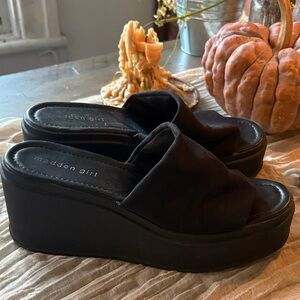 Madden Girl Black Platform Sandals Size 9